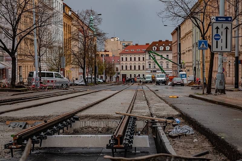 Rekonstrukce tramvajové trati a prodloužení kolejí až ke stanici metra Pankrác.