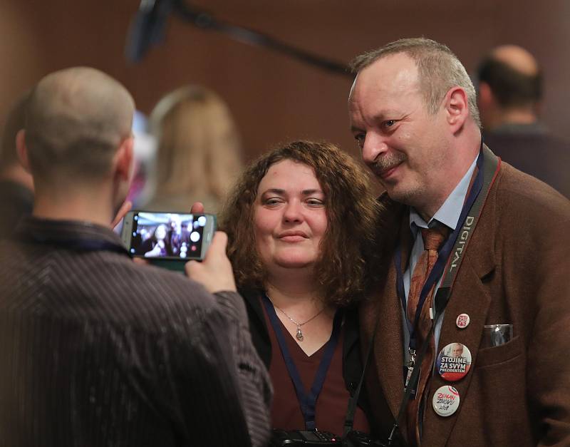 Štáb prezidenta Miloše Zemana v Top hotelu Praha. Prezident Miloš Zeman obhájil.