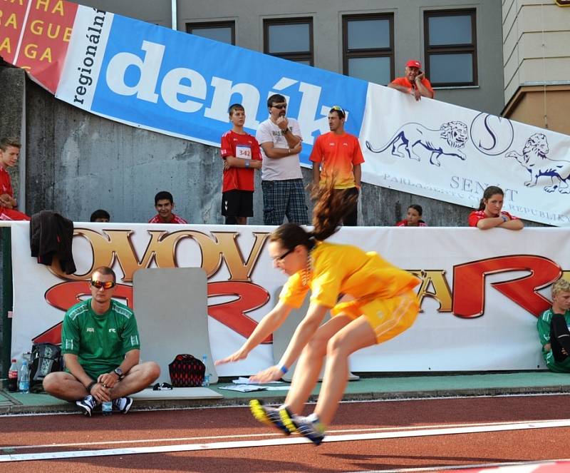 Nové foto ze sobotního dění na pražské Julisce, kde se koná druhý den finále celostátní sportovní soutěže OVOV (Odznak Všestrannosti Olympijských Vítězů)