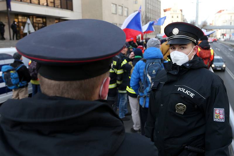 Z veřejné manifestace členů Integrovaného záchranného systému proti povinnému očkování.