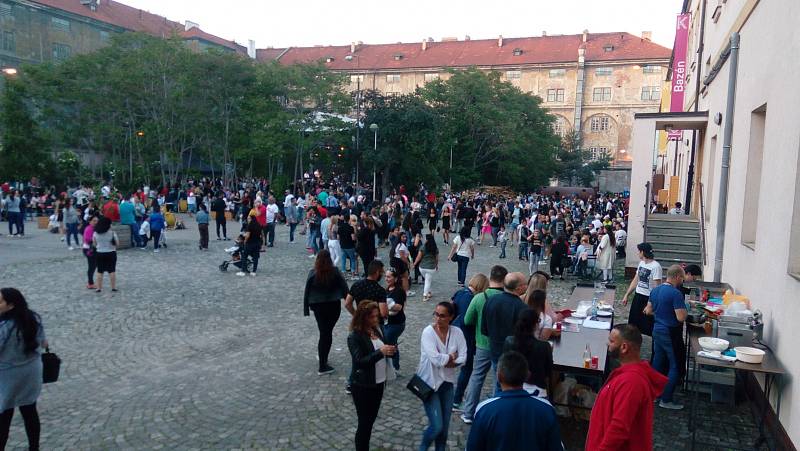 Zahájení festivalu Khamoro 2019 v Kasárnách Karlín..