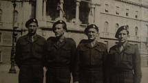 V řadách mise UNRRA v Itálii v roce 1946, Michal Demjan vpravo.