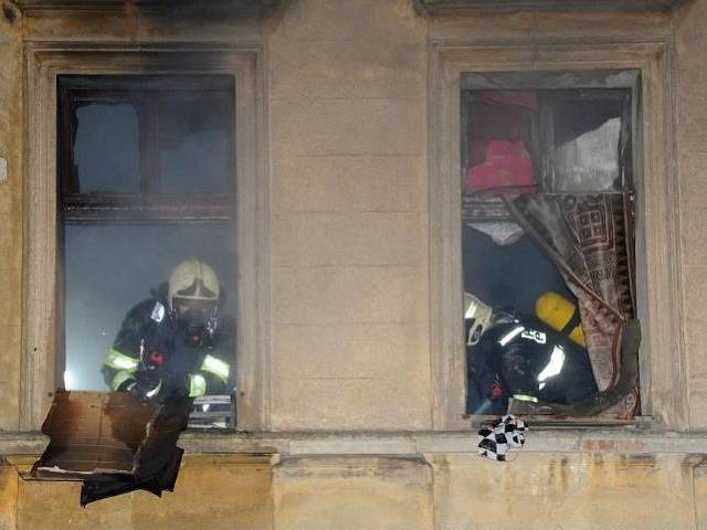 Požár opuštěné budovy v ulici Na Proseku v Praze 9.