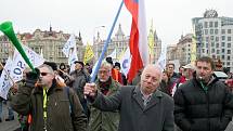 Protestní pochod odborářů proti korupci se konal v pátek v Praze. Vedl z Palackého náměstí na Malostranské náměstí.