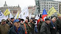 Protestní pochod odborářů proti korupci se konal v pátek v Praze. Vedl z Palackého náměstí na Malostranské náměstí.