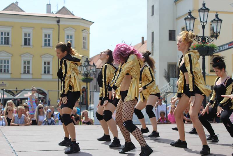 16. ročník Dne tance na Velkém náměstí v Kroměříži 15. června 2019