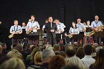 Charitativní koncert pro policisty a hasiče vynesl 15 tisíc korun.