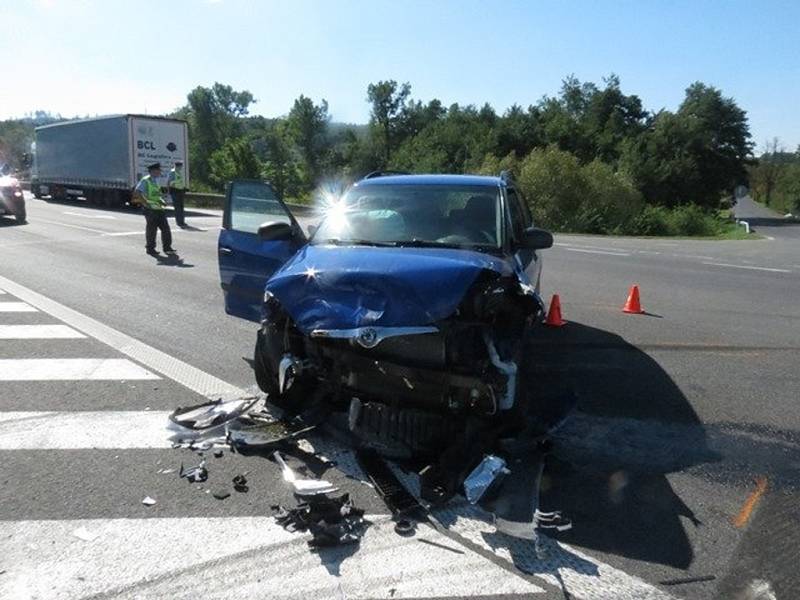 Při nehodě u Střílek, během níž nedal ve čtvrtek 17, září řidič přednost autu na hlavní silnici, se naštěstí nikomu nic nestalo.