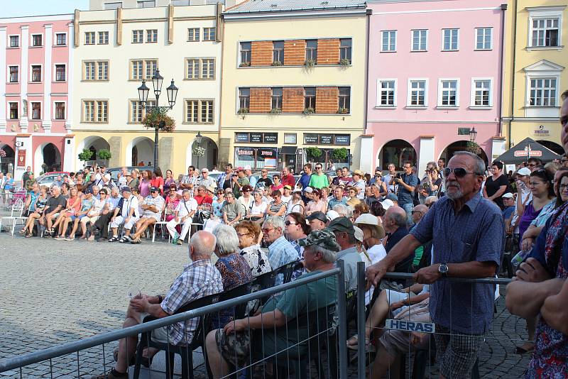 Mezinárodní festival vojenských hudeb na Velkém náměstí v Kroměříži 2019