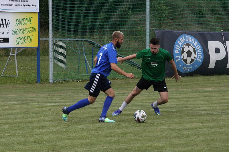 Jubilejní desátý ročník Memoriálu Antonína Vašáka ve Zborovicích ovládli fotbalisté Kvasic (červené dresy).