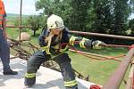 Soutěž prasklický železný hasič probíhala v disciplínách simulace zásahové činnosti.
