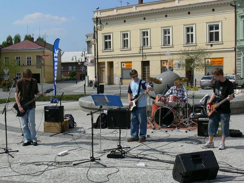 Punkrocková skupina Krajíc chleba z Hulína.