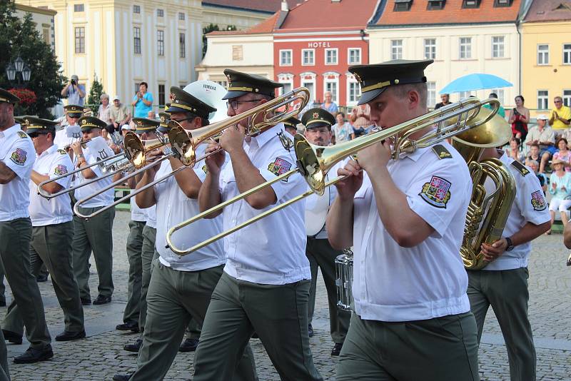 Mezinárodní festival vojenských hudeb na Velkém náměstí v Kroměříži 2019