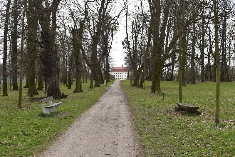 Zámecká zahrada, Holešov. Duben 2021.