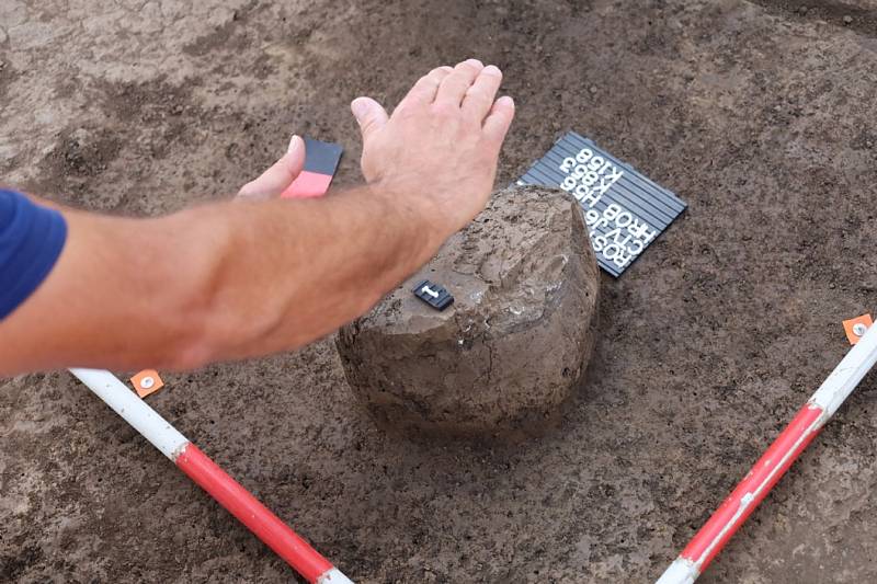 Archeologové zkoumají mezi Rymicemi a Roštěním na Kroměřížsku unikátní pohřebiště germánských bojovníků.