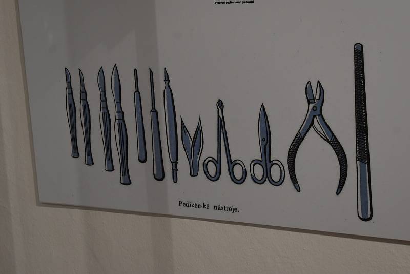 V galerii Informačního centra v Hulíně je až do konce března k vidění výstava Baťův pedikér. Leden 2022
