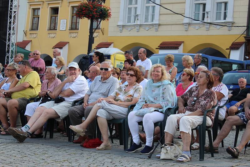 Mezinárodní festival vojenských hudeb na Velkém náměstí v Kroměříži 2019