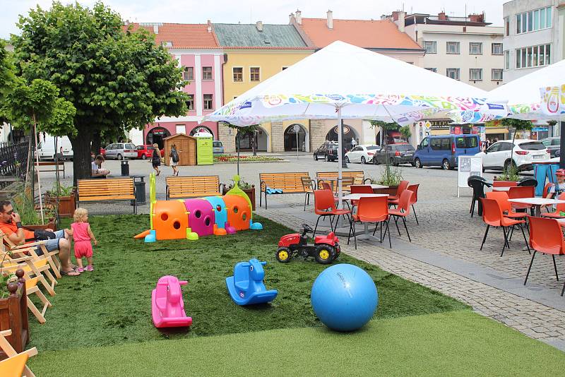 Relaxační zóna na Velkém náměstí v Kroměříži
