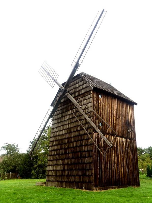 Větrný mlýn ve Velkých Těšanech by mohl být zapsán do seznamu Národních kulturních památek, rozhodnuto by mělo být na začátku října.