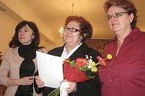 Na radnici v Kroměříži ocenili v úterý 1. března 2011 trojici nejlepších čtenářů, kteří vloni přečetli nejvíce knih.