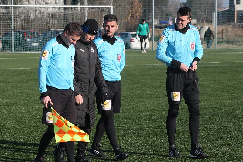 Fotbalisté Slovácka (modré dresy) na úvod zimní přípravy přehráli třetiligovou Kroměříž 5:1.