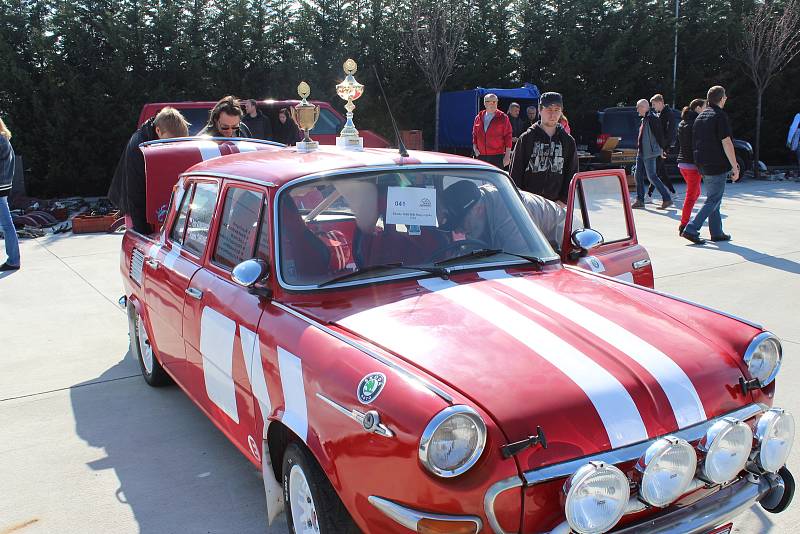 Auto moto burza a bleší trh na kroměřížském Výstavišti