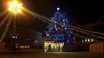 Vánoční strom a výzdoba v Uherském Hradišti.