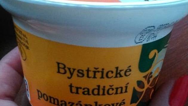 I výrobce z Bystřice pod Hostýnem musel u svého pomazánkového másla ustoupit od původního názvu a vynechat kvůli směrnicím Evropské Unie na obalu slovo máslo – nově tedy obal nese jen nápis Bystřické tradiční pomazánkové.