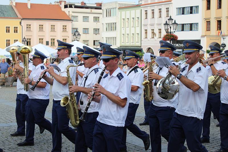 Mezinárodní festival vojenských hudeb na Velkém náměstí v Kroměříži 2019