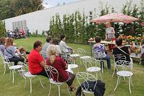 O víkendu se v Květné zahradě v Kroměříži uskutečnil druhý roční festivalu barokní kultury Hortus Magicus. Kromě ohňostroje byl připraven i bohatý kulturní program, divadelní představení, koncerty vážné hudby i komentované prohlídky zahrady.