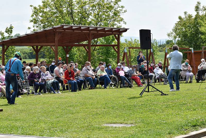 Koncert Standy Hložka v Domově pro osoby se zdravotním postižením Barborka v Kroměříži.