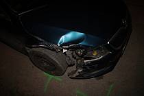 Opilý řidič v Němčicích na Kroměřížsku naboural do dvou zaparkovaných vozů; pátek 2. února 2024