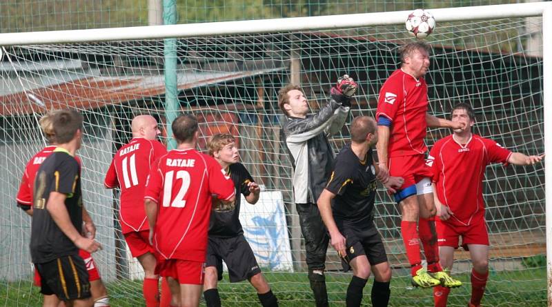 Fotbal II. třída OFS Kroměříž: Holešov B (černí) - Rataje