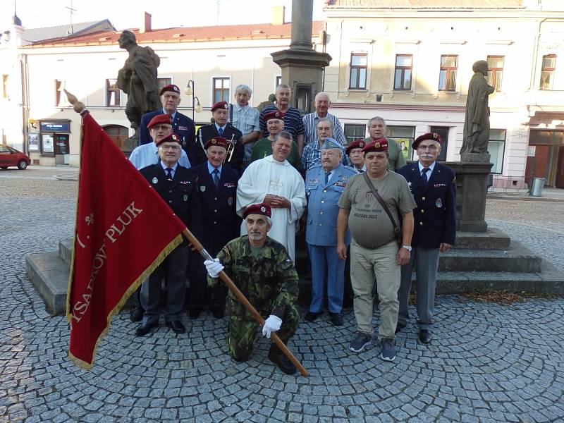 Holešovští výsadkáři si připomenuli srpnové události před 52 lety.