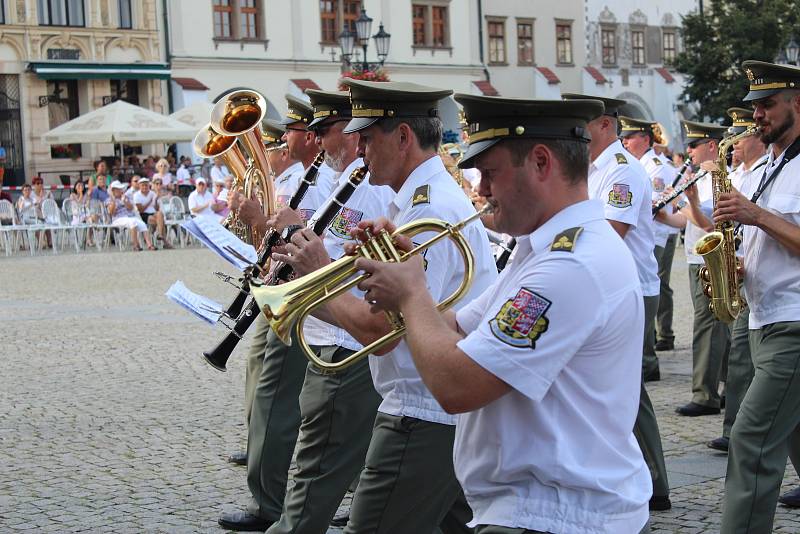 Mezinárodní festival vojenských hudeb na Velkém náměstí v Kroměříži 2019