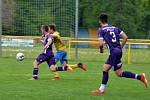 Fotbalová rezerva Kvasic (ve žlutém) ve 21. kole okresního přeboru doma porazila Střílky 4:1.