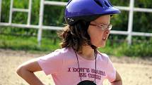 V Hipocentru Koryčany probíhají přes celé léto prázdninové táborové turnusy, ve kterých se dětí učí hlavně jezdit na koni.
