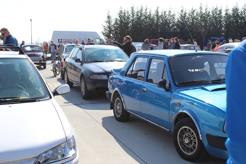 Auto moto burza a bleší trh na kroměřížském Výstavišti