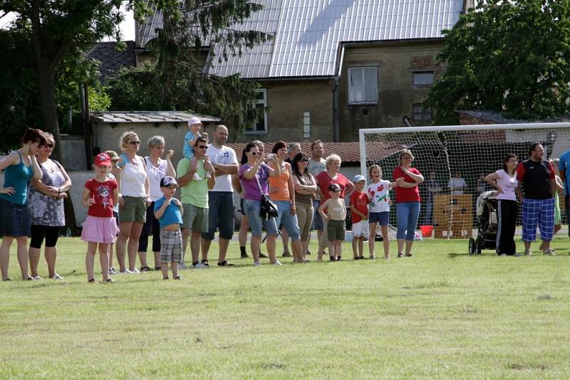 Zábavné odpoledne pro děti a rodiče v Třeběticích nabídlo pestrý program