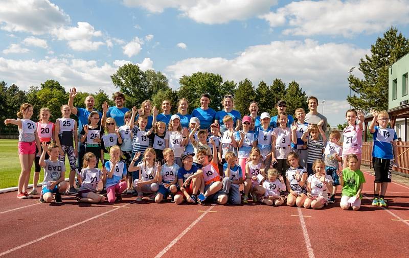 Orel jednota Hulín se připojila k akci "Spolu na startu" Českého atletického svazu. Bezmála 40 dětí poměřilo své síly v disciplínách sprint na 60m, běh na 200m, hodu raketkou a skoku dalekém.