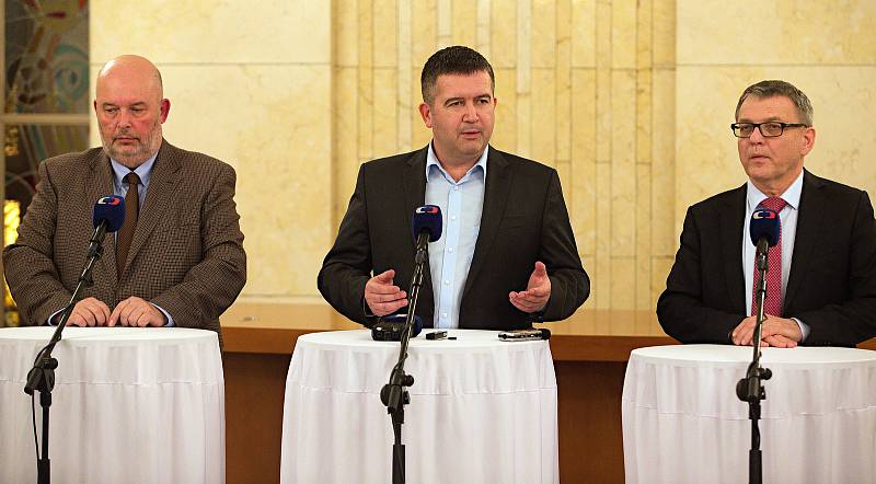 Ministři ČSSD Jan Hamáček, Lubomír Zaorálek, Miroslav Toman v Kroměříži.