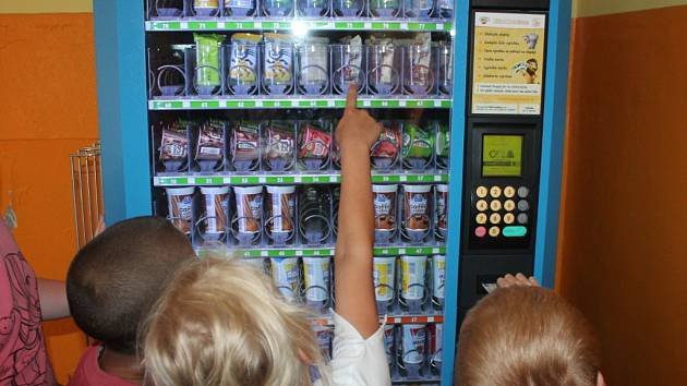 Automat na potraviny ve škole. Ilustrační foto.