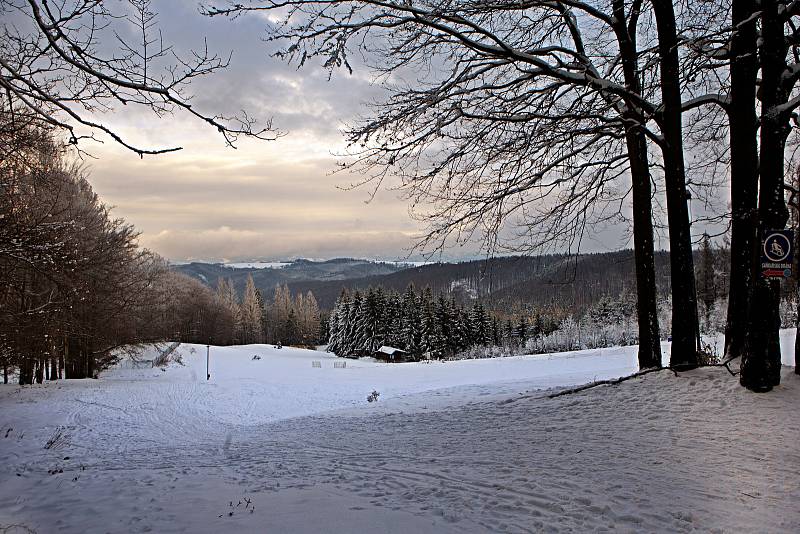 Zasněžený  Tesák a Hostýnské vrchy. 29.1.2020