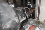Nadále v šetření hasičů i policie zůstává požár osobního auta Ford Escort, které v sobotu 30. ledna čtrnáct minut po jedenácté večerní lehlo popelem v Cetechovicích.