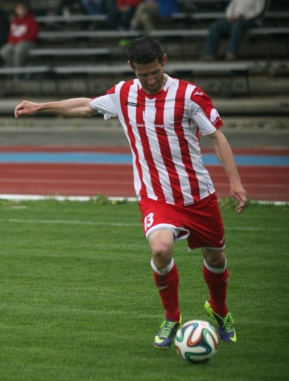 Fotbalisté Hulína (v červenobílém) porazili ve 24. kole MSFL doma HFK Olomouc 3:1. 