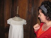 V záhlinickém Muzeu Františka Skopalíka vystavují na sto kusů dobového spodního prádla.