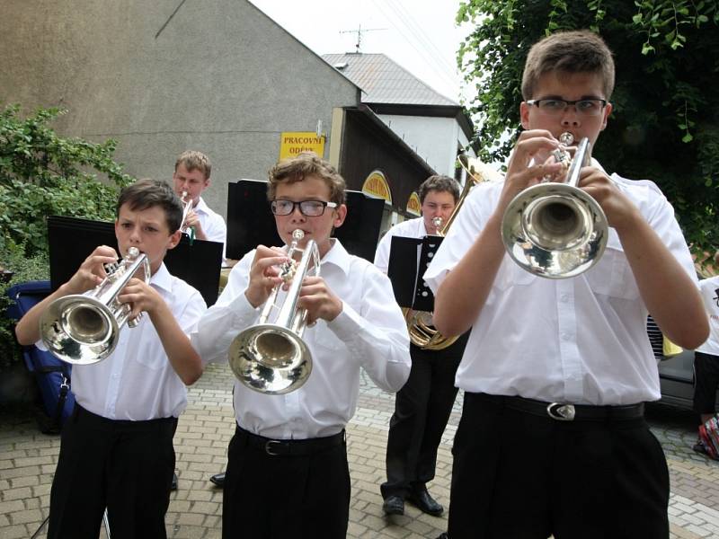 Slavnostní odhalení pomníku Michaela Thoneta v Bystřici pod Hostýnem.