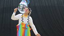 Pavel Roller při vystoupení s bublinami pro děti.