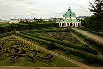 Květná zahrada v Kroměříži na začátku června 2020