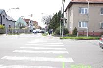 Policisté pátrají po neznámém řidiči, který na přechodu v Kroměříži ve středu 19. dubna srazil nezletilého chlapce.